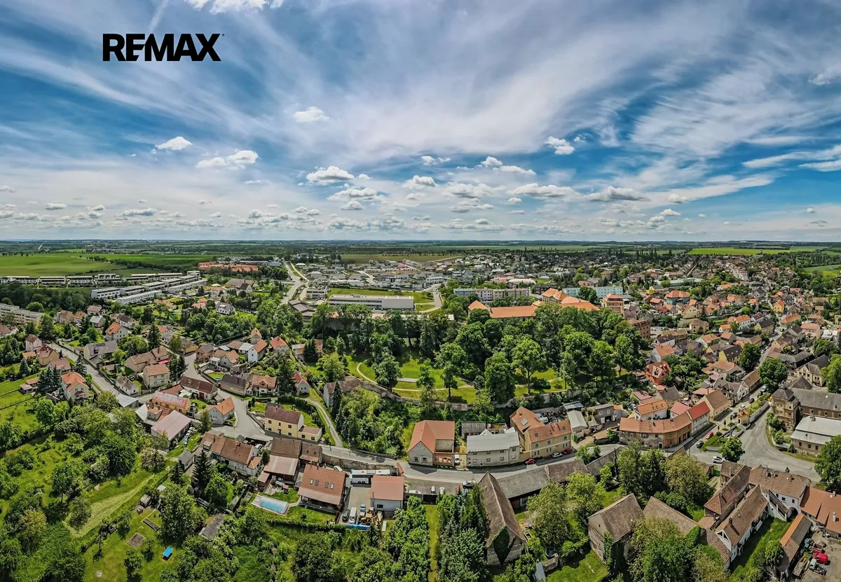 Prodej stavebního pozemku 9806 m²